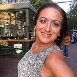 Meet your Posher, Debbie